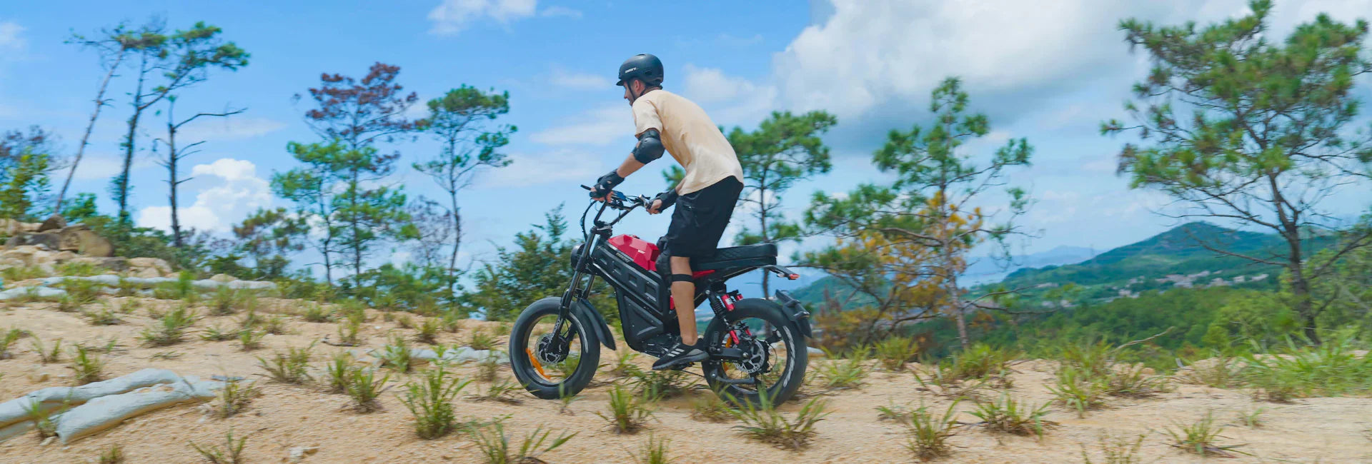 Freesky Cheetah M-380: The All-Terrain Electric Motorbike for Snow, Sand, and City Streets