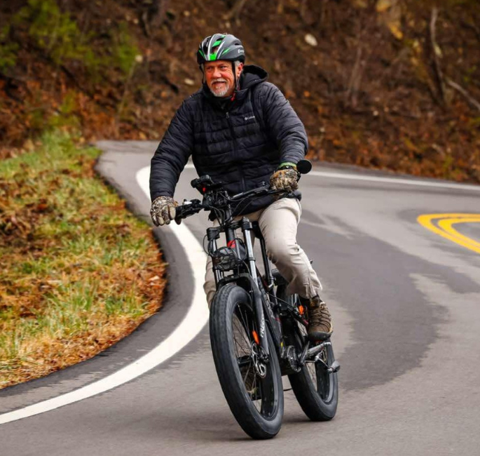 Cycling with Arthritic Knees: How E-Bikes Can Help